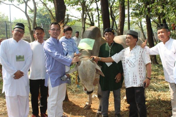  Lorin Hotel Sentul Berbagi Dengan Sesama Dalam Iduladha 1439 H