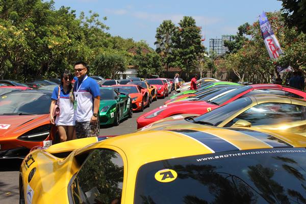  MOBIL MEWAH : PPnBM & Depresiasi Rupiah Hantam Supercar