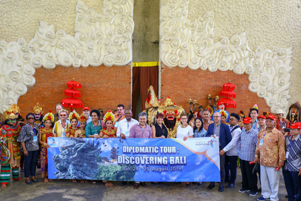  Duta Besar Negara Peserta Rapat Tahunan IMF-World Bank Hadiri Diplomatic Tour: Discovering Bali