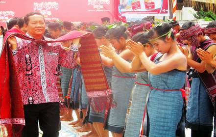  Keren, Musisi Mancanegara Bawakan Lagu Batak di Samosir Music International 2018