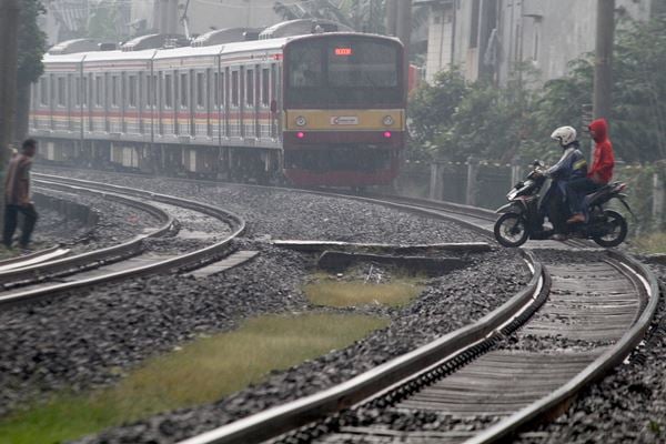  Proyek Rel Ganda Bogor-Sukabumi Dikebut, Pabrik Air Kemasan Agar Gunakan Kereta Api