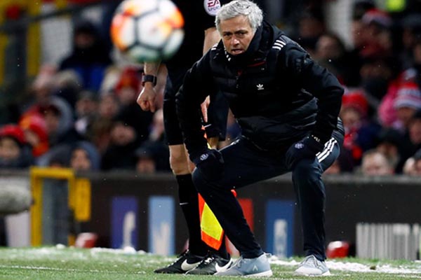  LIGA INGGRIS: Dihajar Tottenham Hotspur 3-0, MU Pecat Mourinho? Ini Kata Gary Neville