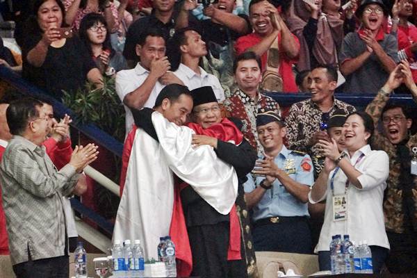  Ketika Pencak Silat Mampu Membuat Jokowi dan Prabowo Berpelukan