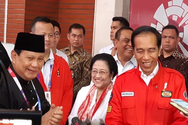  Rivalitas Jokowi-Prabowo pun Cair di Arena Pencak Silat Asian Games