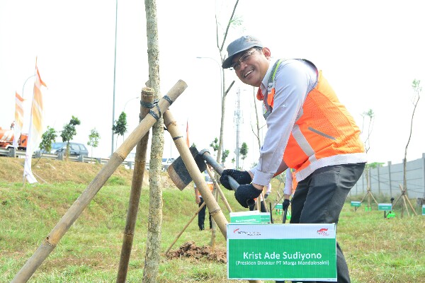  2.000 Pohon Ditanam di Sepanjang Tol Tangerang-Merak