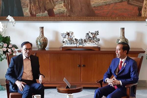  Terima Kunjungan Anwar Ibrahim, Jokowi Titip TKI di Malaysia