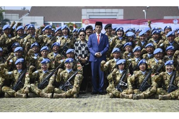  Presiden Jokowi Berangkatkan Pasukan Perdamaian Indonesia ke Kongo dan Lebanon