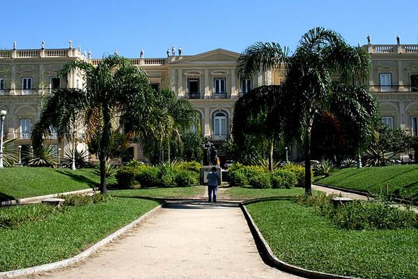  Museum Nasional Brasil Berusia 200 Tahun Terbakar