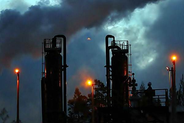  Pembangkit Berkapasitas 15,2 GW Ditunda, Impor Berpotensi Turun Hingga US$10 Miliar