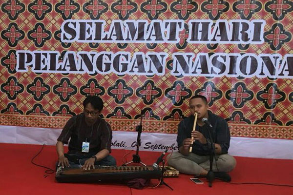  Sitter musik khas jawa meriahkan Hari Pelanggan Nasional