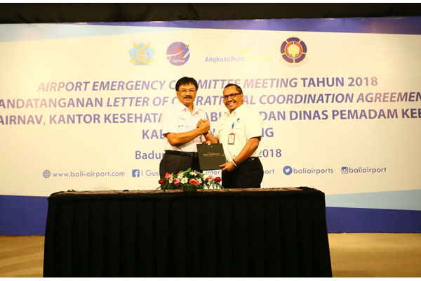  Manajemen Bandar Udara I Gusti Ngurah Rai Teken LOCA dalam Airport Emergency Committee Meeting