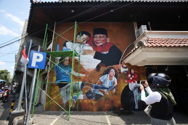  Mural #WowoSayangWiwi Sedot Perhatian Warga