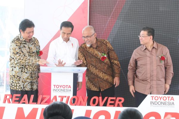  Sukses Ekspor Lebih dari 1 Juta Unit Mobil, Jokowi Apresiasi Toyota