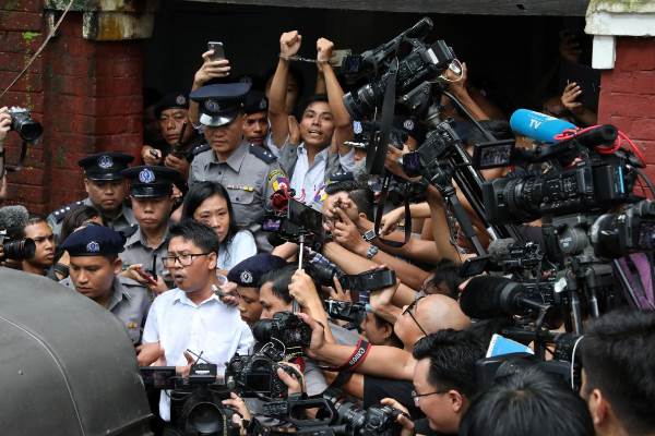  Wapres AS Mike Pence Tekan Myanmar Bebaskan Dua Jurnalis Reuters