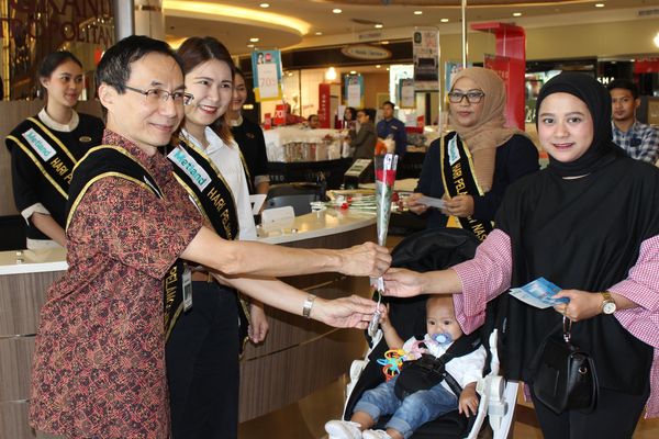  Rayakan Hari Pelanggan Nasional, Grand Metropolitan Kejutkan Member Metland Card