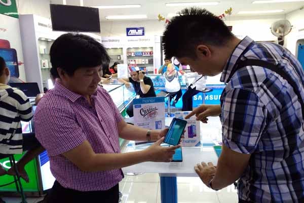  Sinar Mas Seluler Target Jual 10.000 Smartphone Honor Termasuk di Jateng