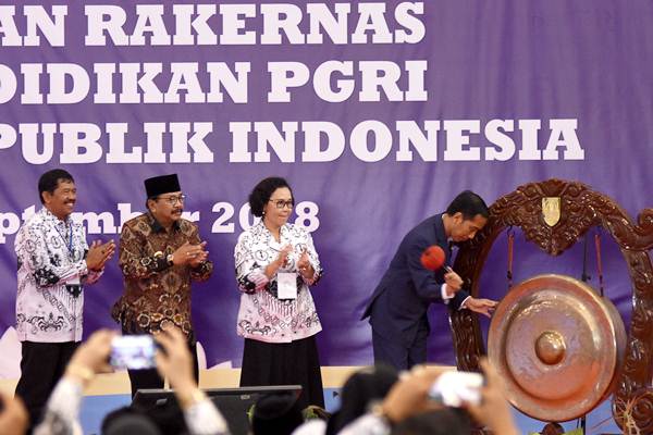  Presiden Jokowi Buka Rakernas PGRI