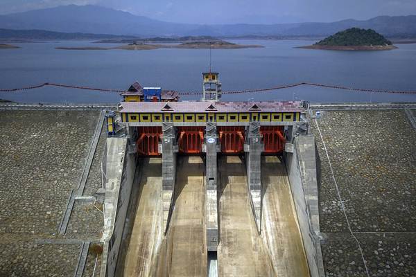  Debit Air Waduk Jatigede Menyusut