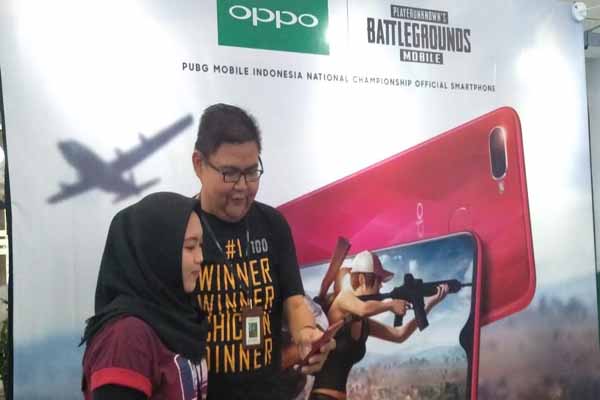  Lebih 13% Penggemar Oppo F9 Ada di Surabaya