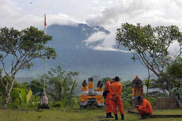  Badan Geologi Terjunkan 200 Petugas Pengamatan Gunung Api