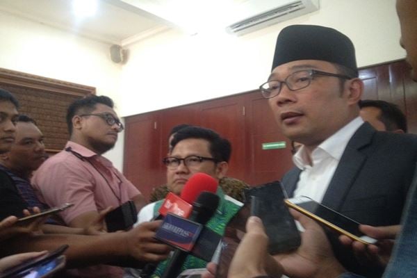  Ridwan Kamil Sentil Sandiaga Uno, Sebelum Bicara Berkacalah