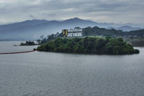  SUMBER DAYA AIR DI JABAR : SPAM Jatigede Tunggu Langkah Pemda