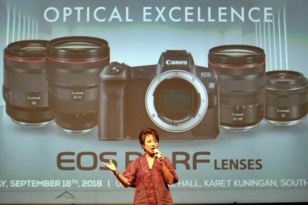  Peluncuran Kamera Mirrorless Canon EOS R