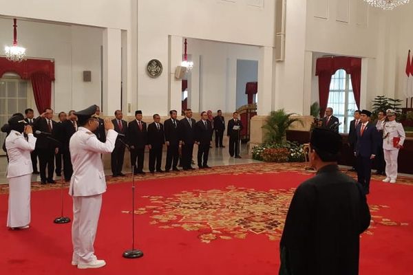  Jokowi Resmi Lantik Gubernur NTB