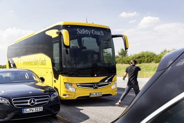  IAA Commercial Vehicles 2018 : Inilah Fitur Keselamatan Terbaru Bus Mercedes-Benz dan Setra