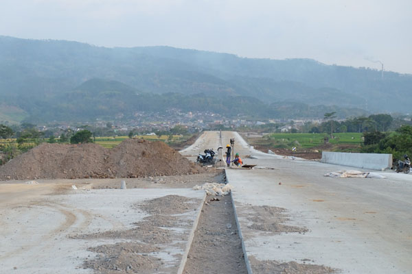  PROYEK JALAN TOL : Ruas Pandaan—Malang Seksi 1—3 Rampung 2019