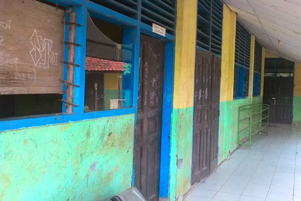  Tuntut Jadi PNS, 46 SD di Pamekasan Disegel
