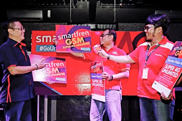  Smartfren Luncurkan 10 Produk Baru