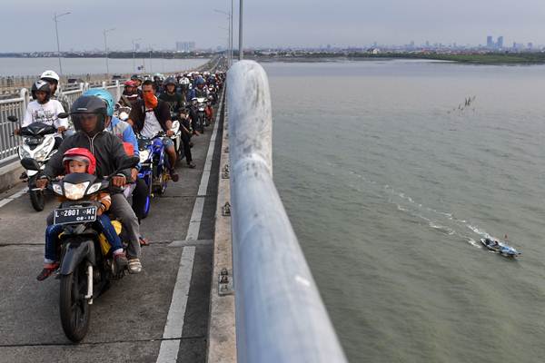  JEMBATAN TOL  : HK Berpotensi Batal Kelola Suramadu