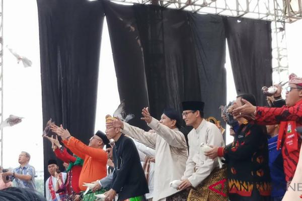  Jokowi, Prabowo Bersama Elit Partai Lepas Merpati Simbol Pemilu Damai