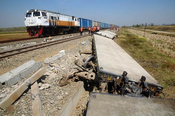 Kereta Api Anjlok di Grobogan