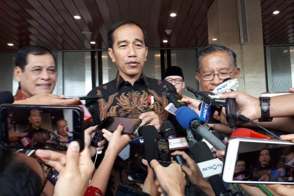  Presiden Jokowi Hadiri Acara Penyerahan Sertifikat Tanah di Tangerang