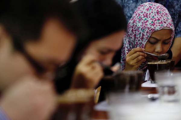  Aksi Minum Kopi Berdonasi Digelar di Biak