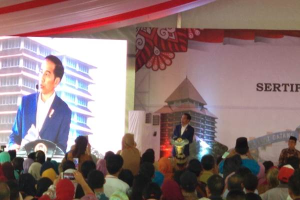  Mendapat Lampu Hijau KPU, Presiden Jokowi Kembali Bagikan Sepeda