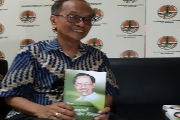  \'Menapak Koridor Tengah\', Buku Rekomendasi bagi Pencinta Sejarah Politik