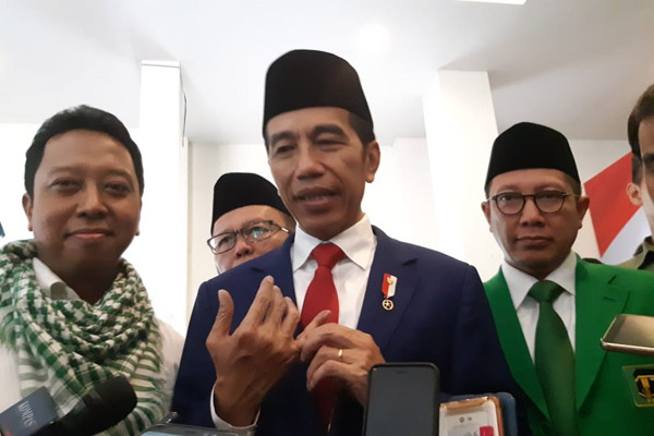 Saat Hadiri Rapimnas PPP, Jokowi Ternyata Salah Kostum