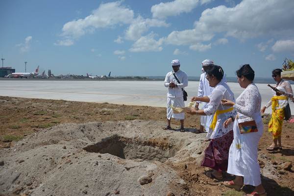  Ritual Melaspas Bandara Ngurah Rai