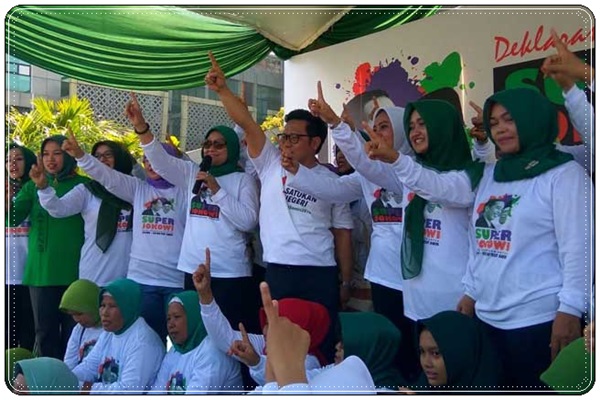  PILPRES 2019: Emak-Emak Pun \'Dipeluk\' 
