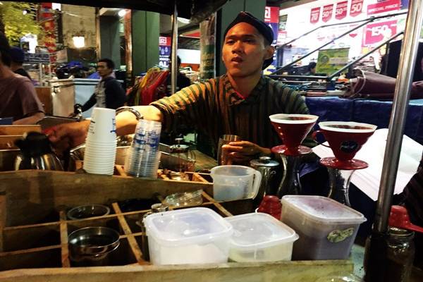  26.200 Gelas Kopi Gratis Dibagikan di \"Malioboro Night Coffee Festival\"