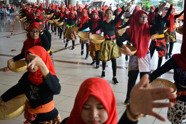  KUNJUNGAN WISMAN ke Jatim Naik, Tapi Hunian Hotel Turun