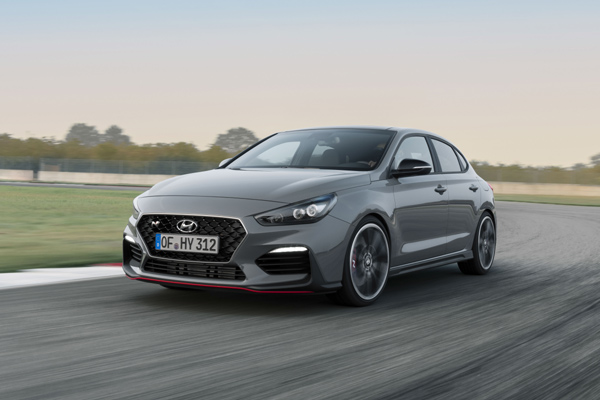  Debut di Paris Motor Show, Hyundai i30 Fastback N Ngebut dari Roma 8.18 Menit