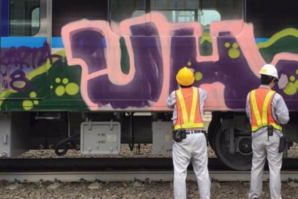  Polisi Kejar Pelaku Vandalisme Kereta MRT Hingga ke Luar Negeri