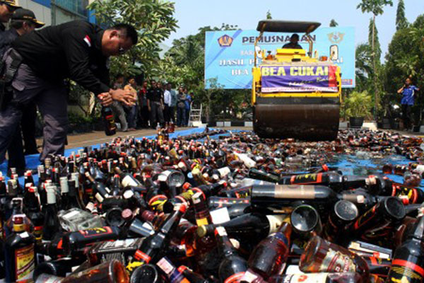  Bea Cukai Musnahkan Jutaan Rokok Ilegal