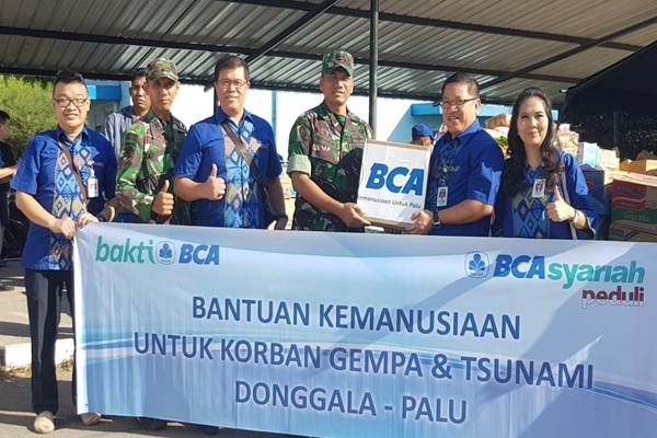  BCA Serahkan Bantuan untuk Korban Gempa di Palu