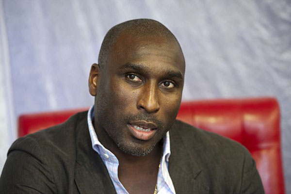  Eks-Bek Arsenal Sol Campbell Ikut Melatih Timnas U-21