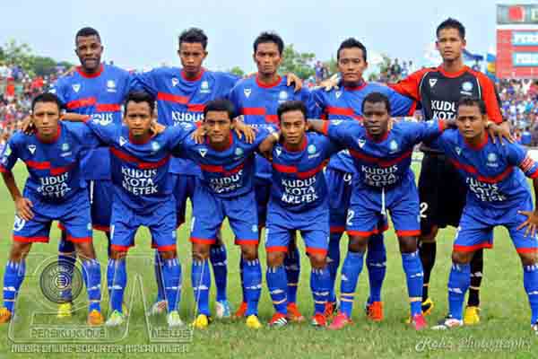  Membangun Prestasi Sepakbola Lewat Pengajian, Tirulah Kudus dan Emha Ainun Nadjib
